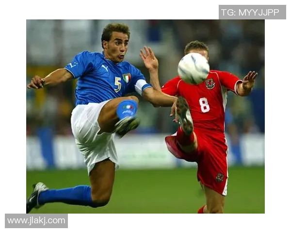 意大利足球明星携手品牌打造精彩广告展现激情与风采 意大利足球明星携手品牌打造精彩广告展现激情与风采