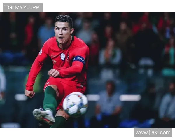 众多足球明星纷纷表达对C罗的喜爱与崇拜之情