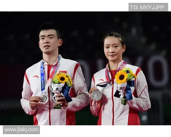 广州羽毛球队逆袭之旅揭秘:从低谷到巅峰的奋斗历程与精彩瞬间 广州羽毛球队逆袭之旅揭秘:从低谷到巅峰的奋斗历程与精彩瞬间