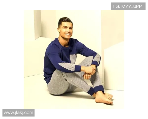 足球明星们的发型选择揭秘从经典到潮流的时尚风向标 足球明星们的发型选择揭秘从经典到潮流的时尚风向标