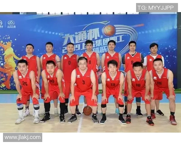 杭州篮球队总决赛精彩表现解析展现团队力量与战术智慧