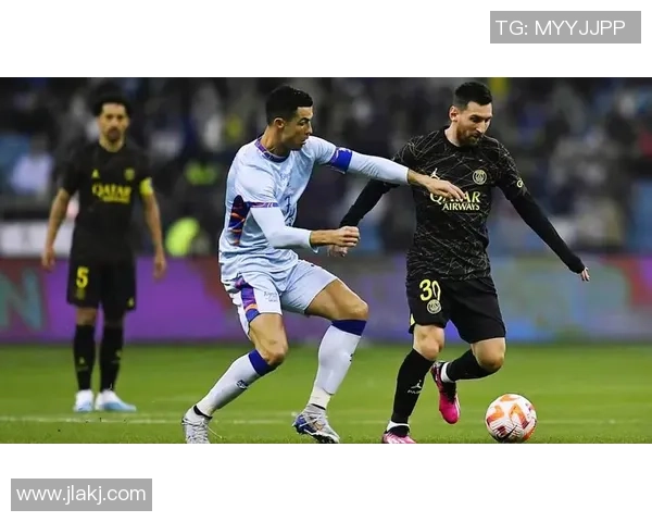 探索那些不为人知的足球明星背后的故事与成就